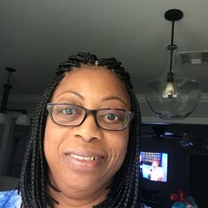 Meet your Posher, Monique